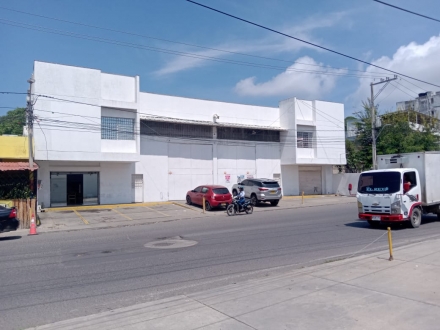 Bodega en Bosque diag. 22 - 2 Pisos